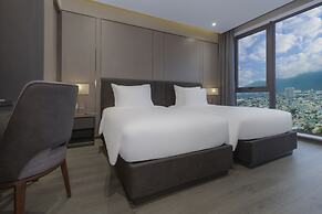 Le Sands Oceanfront Danang Hotel