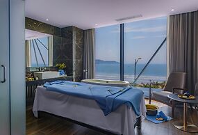 Le Sands Oceanfront Danang Hotel
