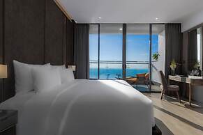 Le Sands Oceanfront Danang Hotel