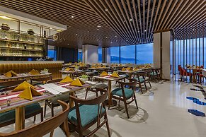 Le Sands Oceanfront Danang Hotel