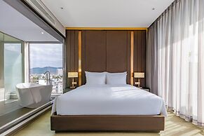 Le Sands Oceanfront Danang Hotel