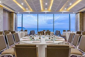 Le Sands Oceanfront Danang Hotel
