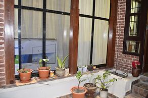 Tanani Newa Home - Makalu