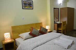 Tanani Newa Home - Makalu