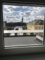 KW38 - 2 min to Old Market Square and Townhall