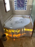 Zuwinasa House Hotel