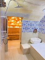 Zuwinasa House Hotel