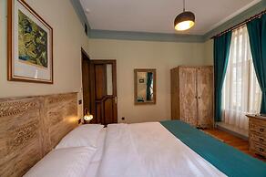 Opera Suites Okanli