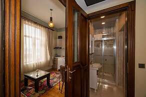 Opera Suites Okanli