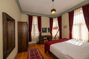 Opera Suites Okanli