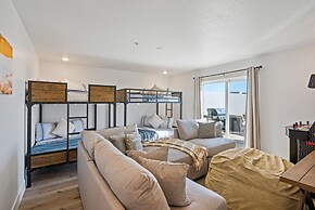 Sun & Fun #89 by RedAwning