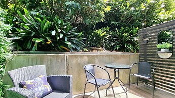 Breezy Gem by Victoria Park