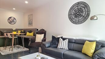 Breezy Gem by Victoria Park