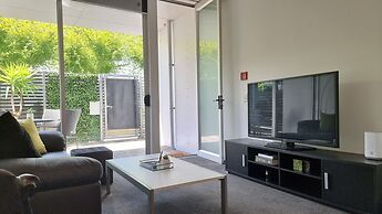 Breezy Gem by Victoria Park