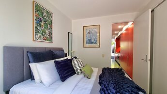 Breezy Gem by Victoria Park