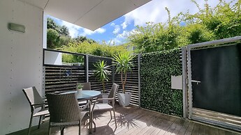 Breezy Gem by Victoria Park