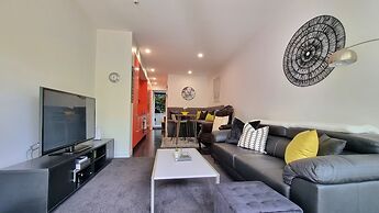 Breezy Gem by Victoria Park