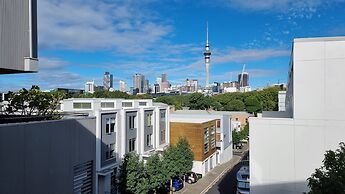 Breezy Gem by Victoria Park