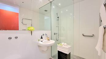 Breezy Gem by Victoria Park