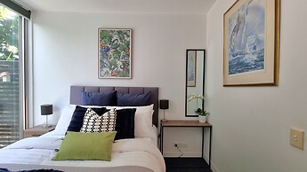 Breezy Gem by Victoria Park