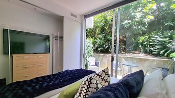 Breezy Gem by Victoria Park