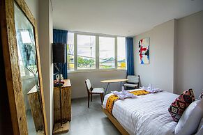 Harbour Komodo Hotel