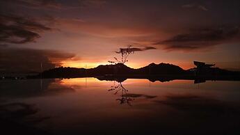 Harbour Komodo Hotel