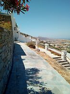 Semi-detached House on the Heights of Parikia - Exceptional View of th