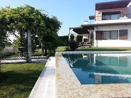 Beautiful Villa With Private Pool by Beahost