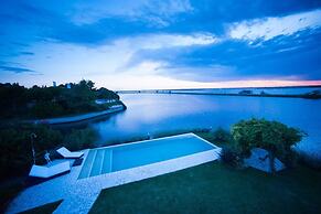 Beautiful Villa With Private Pool by Beahost