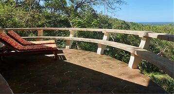Jungle House- Natural Ocean View Cabin