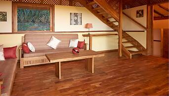 Jungle House- Natural Ocean View Cabin