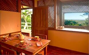 Jungle House- Natural Ocean View Cabin