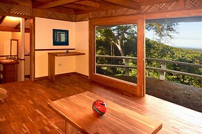 Jungle House- Natural Ocean View Cabin