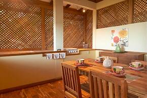 Jungle House- Natural Ocean View Cabin
