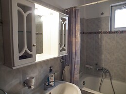 Charming Trikala Apartment With Garden & Central Heating