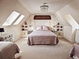 Six Bedroom New-build Detached House In Bicester