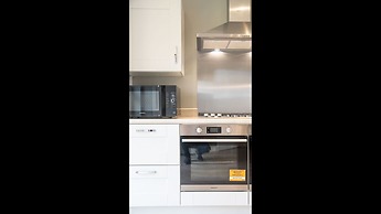 Six Bedroom New-build Detached House In Bicester