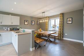 Six Bedroom New-build Detached House In Bicester