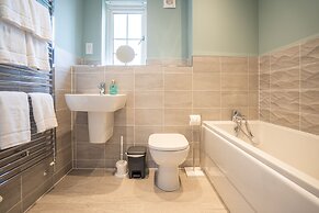 Six Bedroom New-build Detached House In Bicester