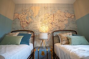 Six Bedroom New-build Detached House In Bicester