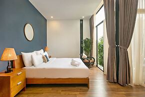 Modern 4-bdr Villa Foosball Dart Cafe Walk to My Khe Beach