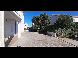 Room in Studio - Studio Apartment 3, First Floor