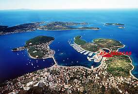 Room in Studio - Studio Apartment 3, First Floor