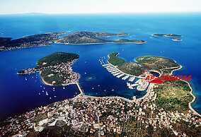 Apartment 6, First Floor