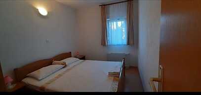 Apartment 6, First Floor