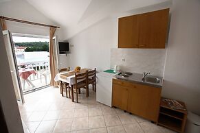 Room in Studio - Studio Apartment 8, 2,floor