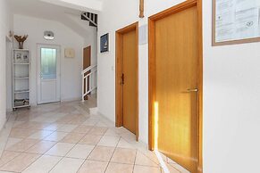 Room in Studio - Studio Apartment 8, 2,floor