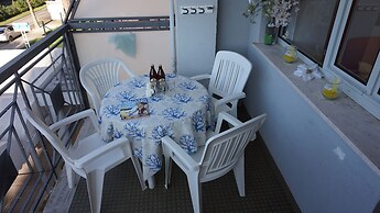 Flat in a Building With a Beautiful Pool - Beahost