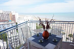 Beautiful Studio With sea View by Beahost Rentals